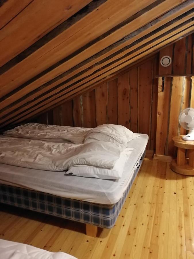Chill Cave - Logwood Cottage รูกา ภายนอก รูปภาพ