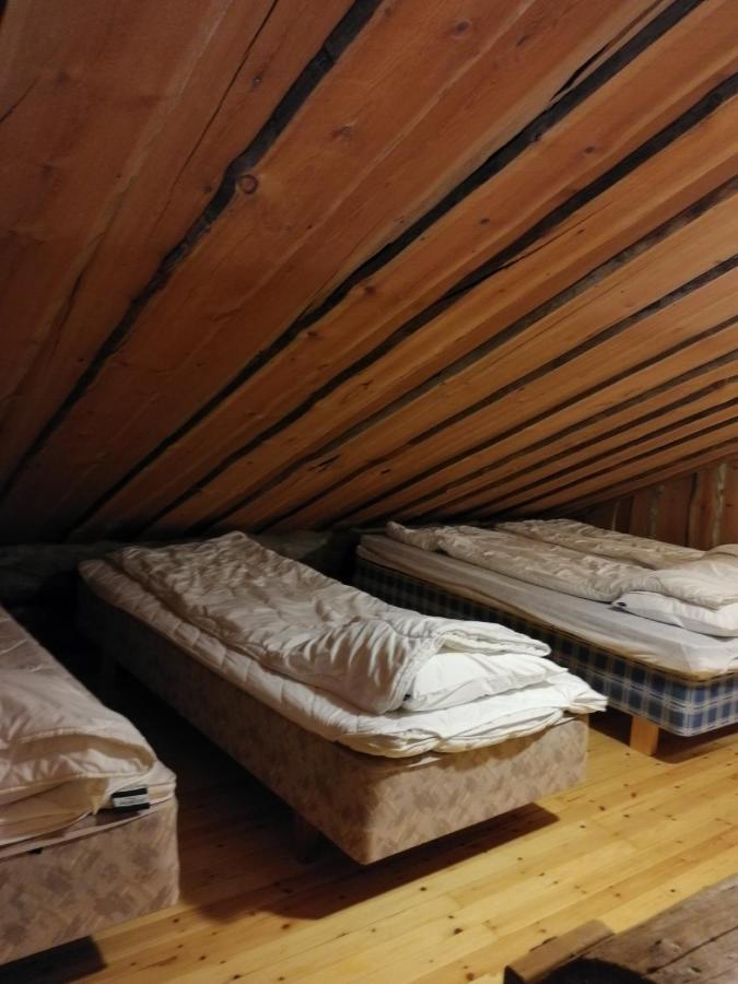 Chill Cave - Logwood Cottage รูกา ภายนอก รูปภาพ